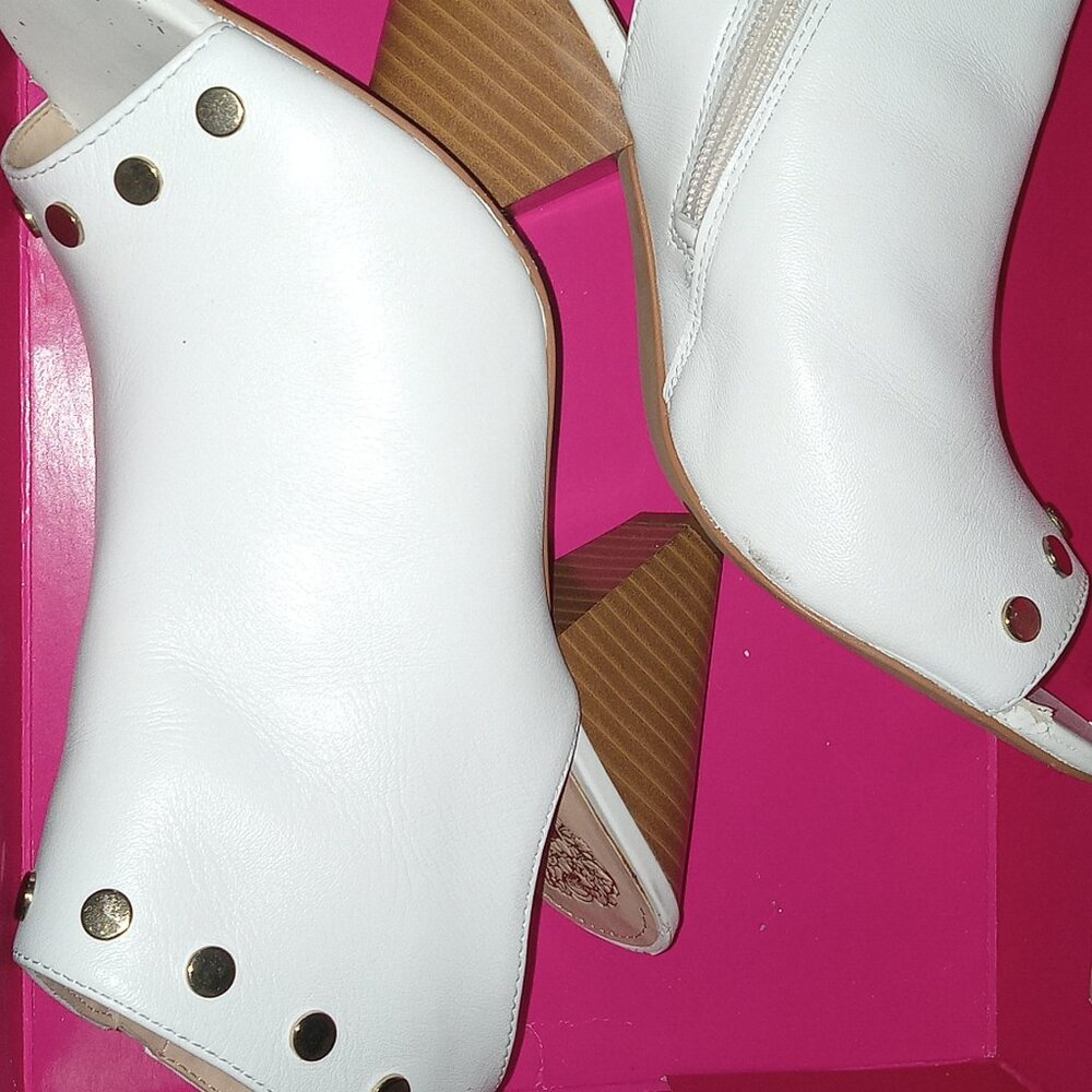Vince Camuto Shoes, White Size 9